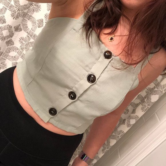 🖤 Green buttoned top (free with purchase) - Picture 1 of 5